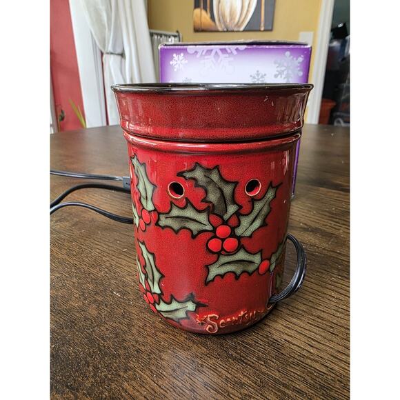 Scentsy Retired Merry Berry Christmas Holiday Full Size Wax Warmer - Picture 2 of 16